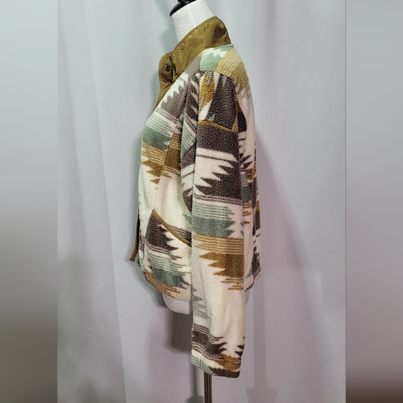 Weekends Everyday Women's Sage Brown Aztec Pattern Button Down Shacket Size Med - Picture 7 of 10